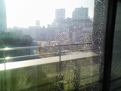 紫外線防止フィルムSH2CLAR施工途中です