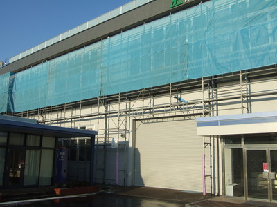 足場設置完了です。