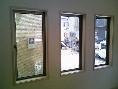 防犯フィルムの【ＳＨ１５ＣＬＡＲ】施工