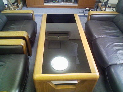 ガラステーブルにスモーク５施工