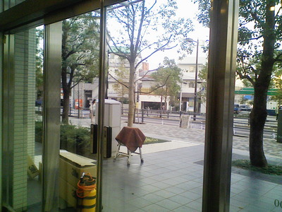 防犯フィルム貼りつけ完了