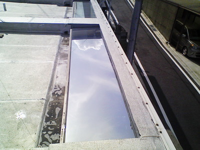 トップライト手前側施工完了