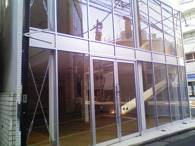 目隠しフィルム施工前です。